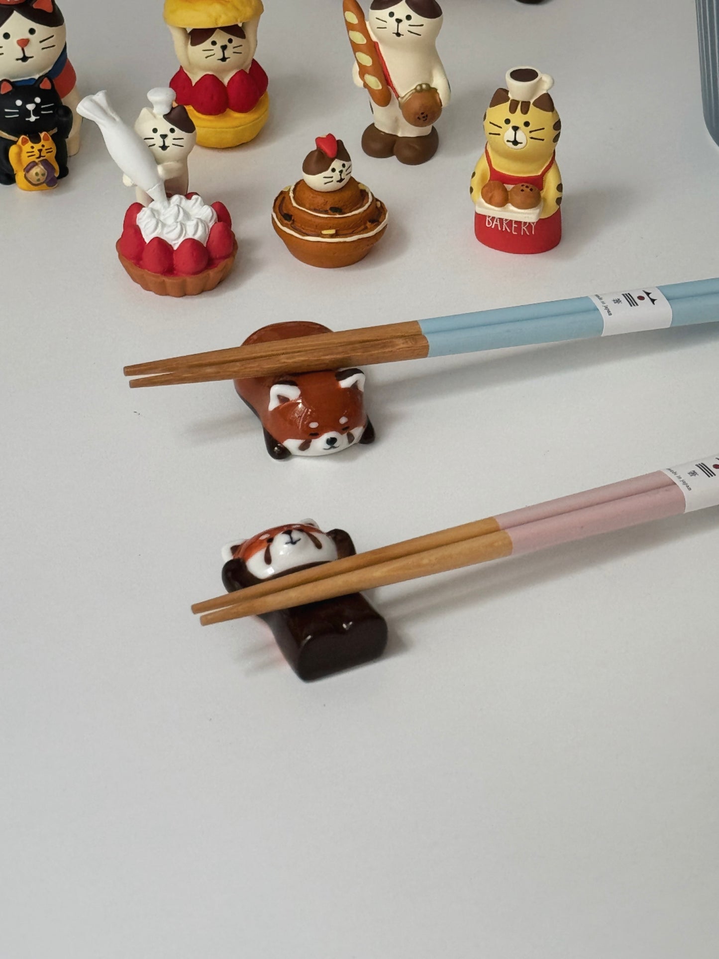 DECOLE Red Panda Chopstick Rest