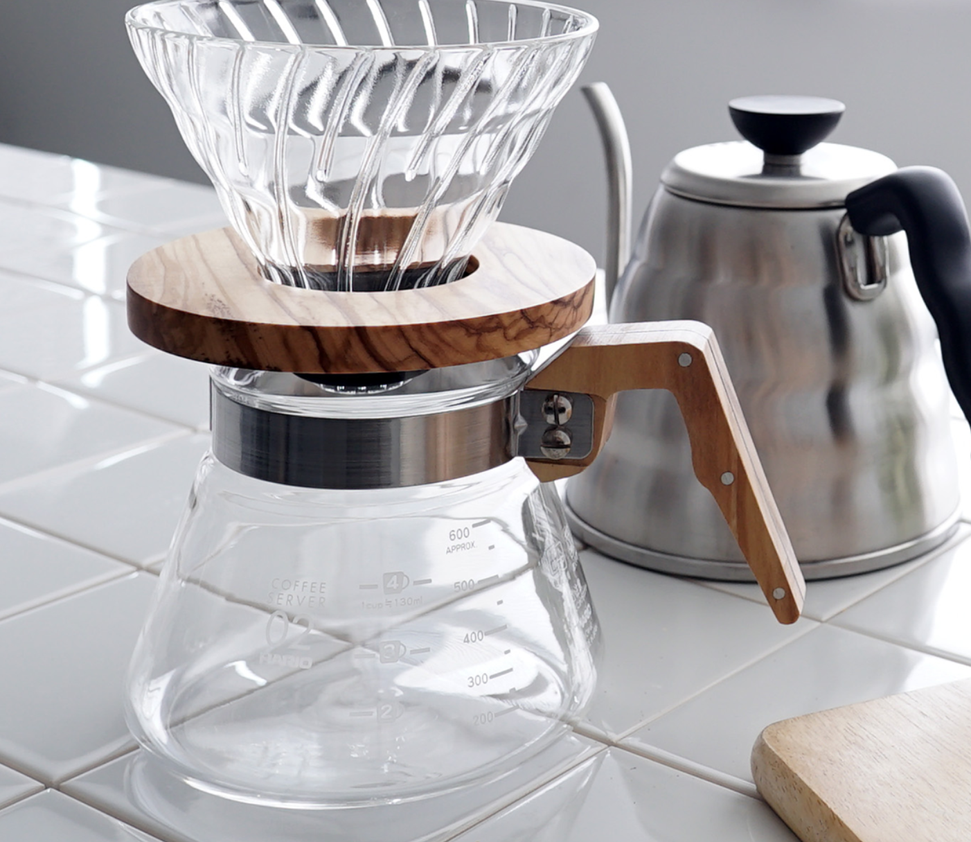 Hario V60-02 Glass and Olive Wood Server