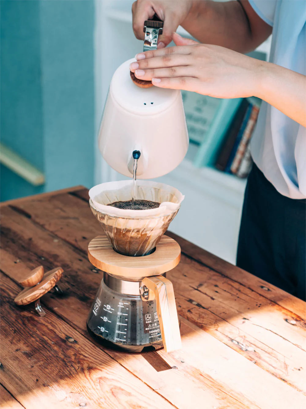 Hario V60-02 Glass and Olive Wood Server