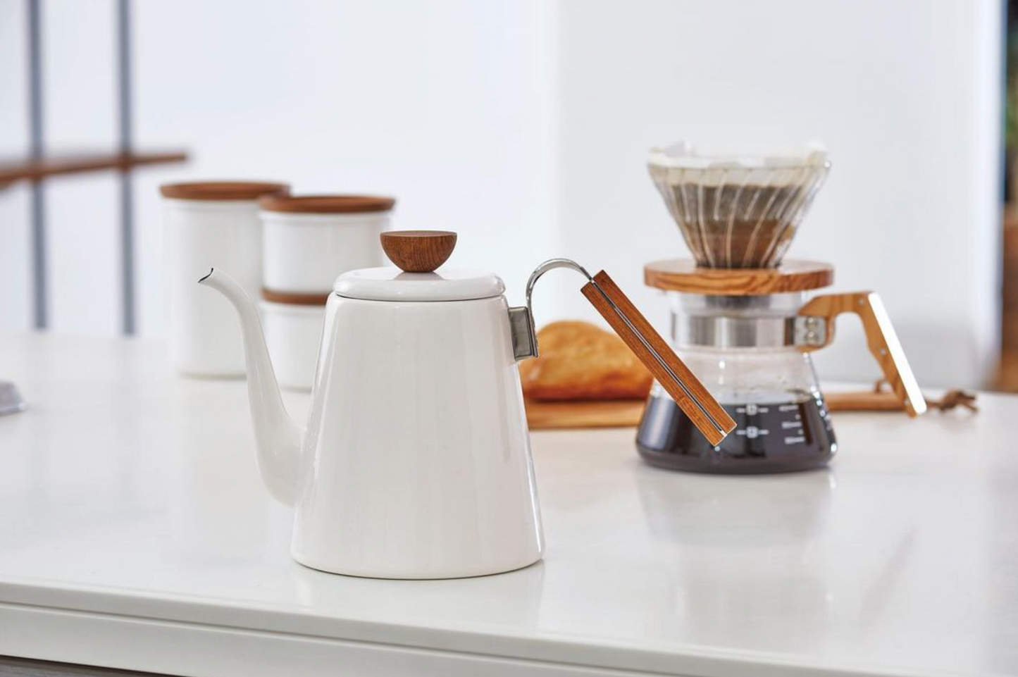 Hario V60-02 Glass and Olive Wood Server