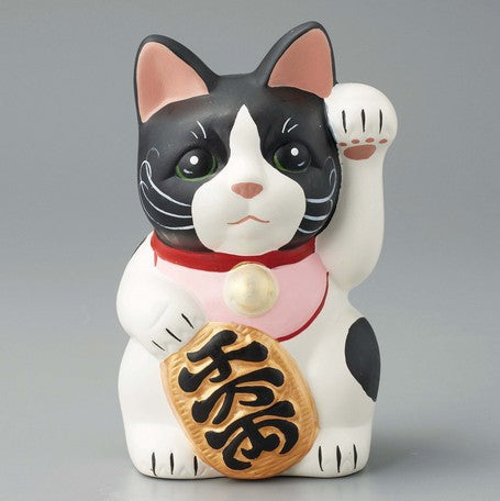 Japanese lucky cat store piggy bank