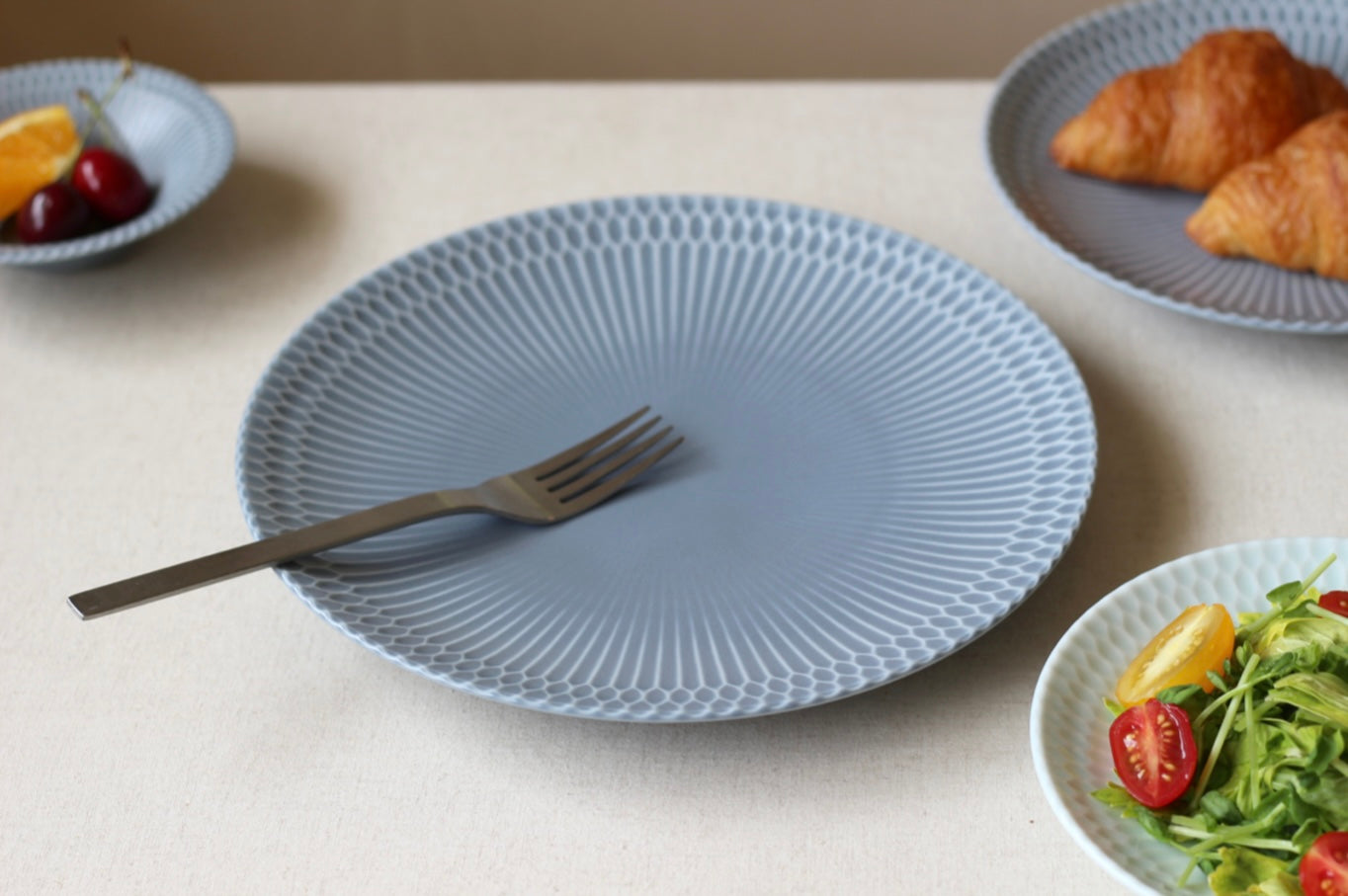 Oda Sazanami Ripples 24 Plate MINO WARE (Blue)