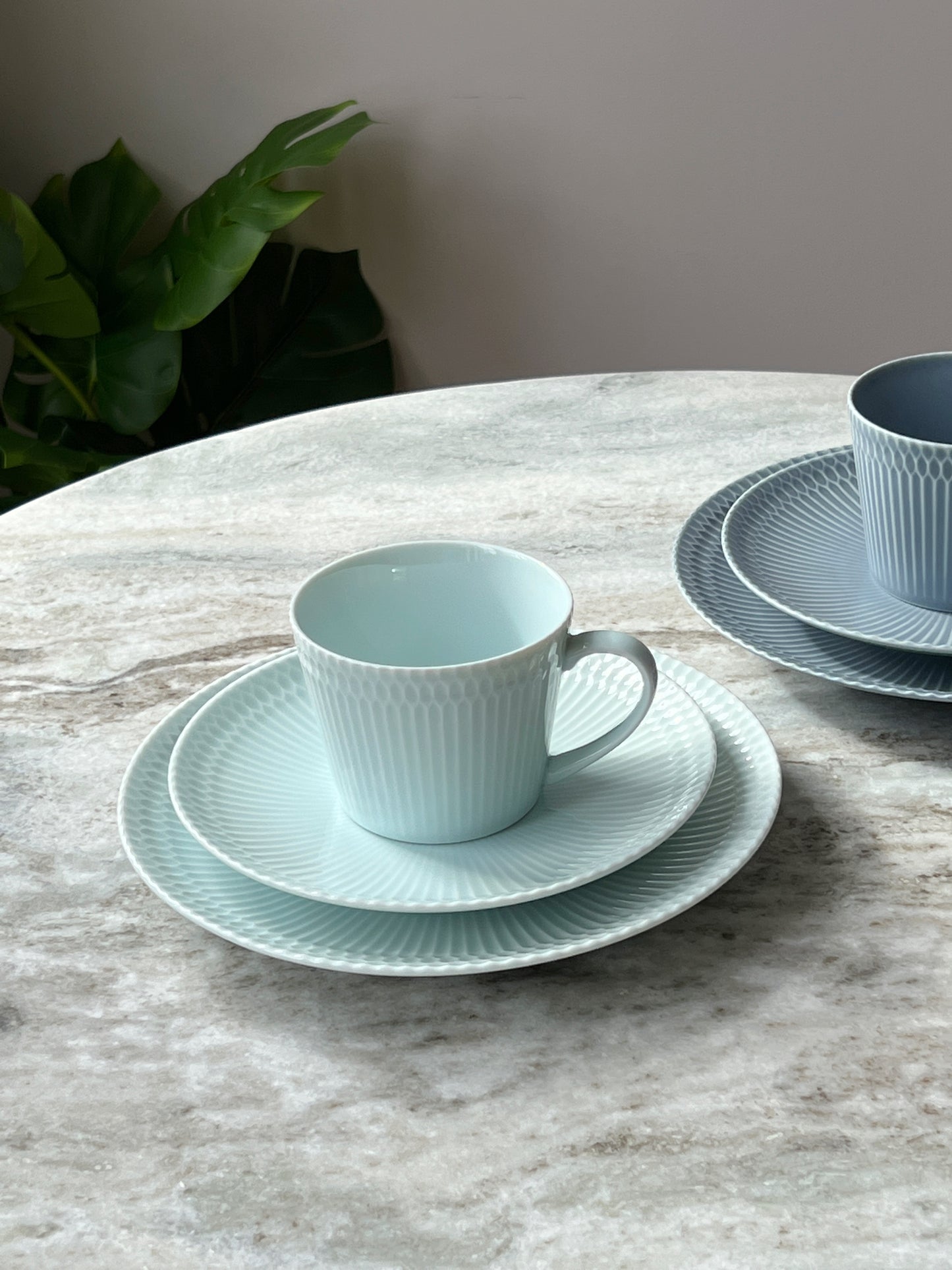 Oda Sazanami Ripples 24 Plate MINO WARE (Light Blue)