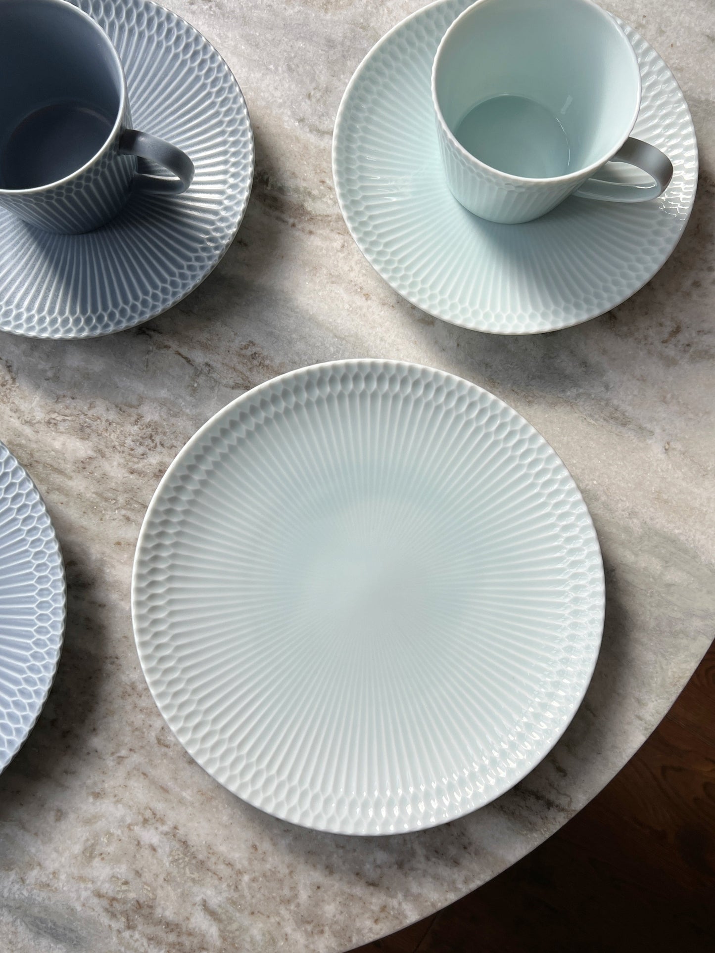 Oda Sazanami Ripples 24 Plate MINO WARE (Light Blue)