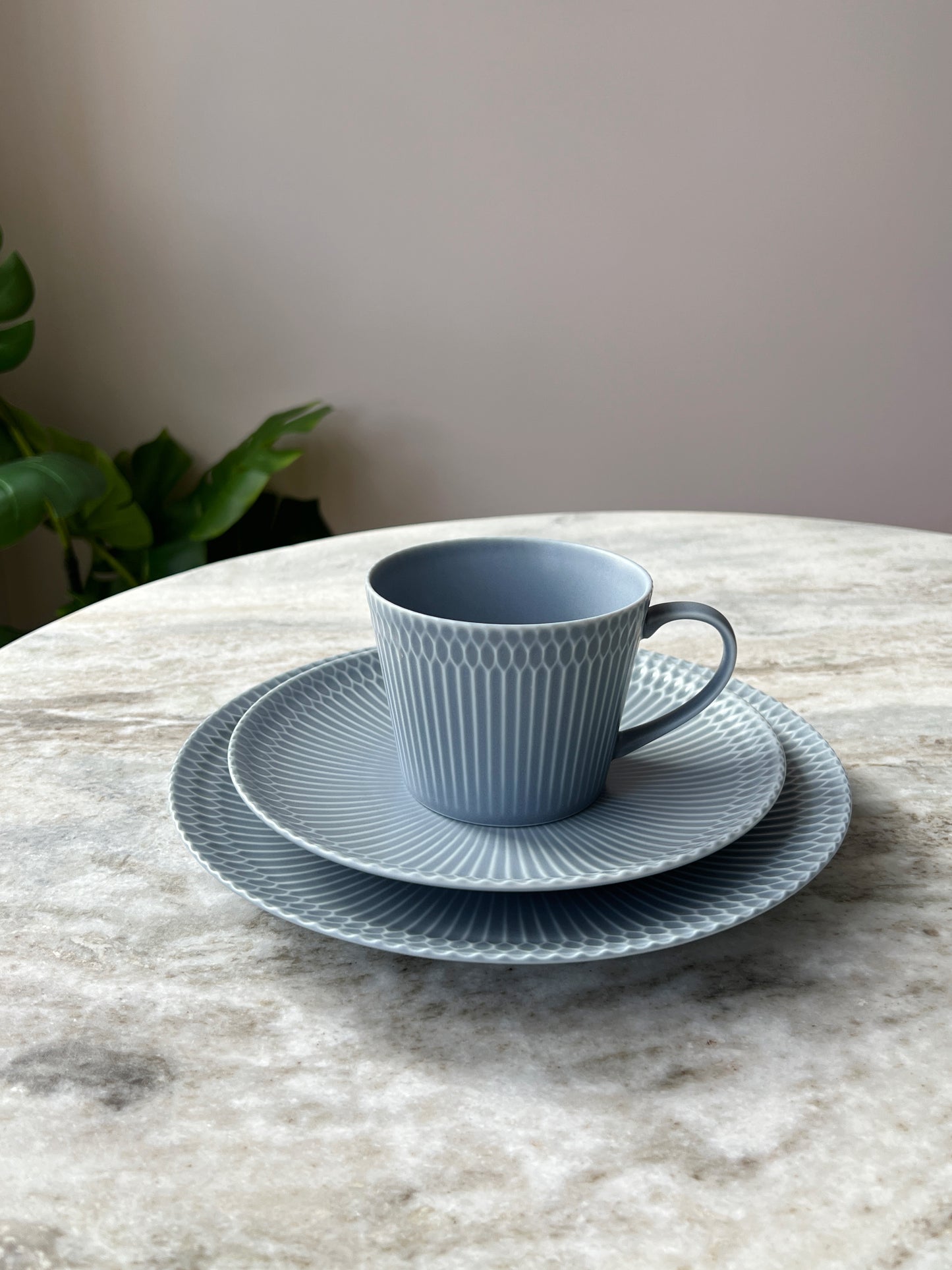 Oda Sazanami Ripples 24 Plate MINO WARE (Blue)